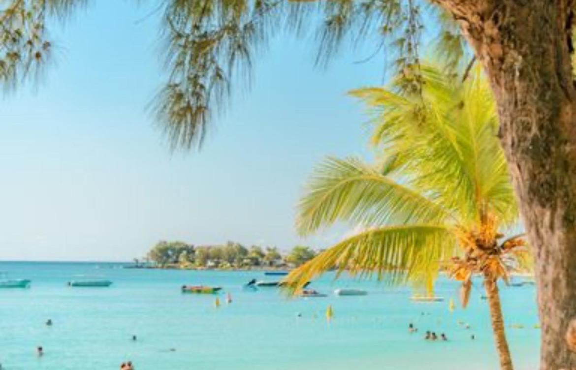 Pereybere Beach Paradise 4 Bedroom Apt Экстерьер фото